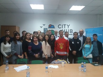 Посол Канады в Украине встретился с молодежью Северодонецка