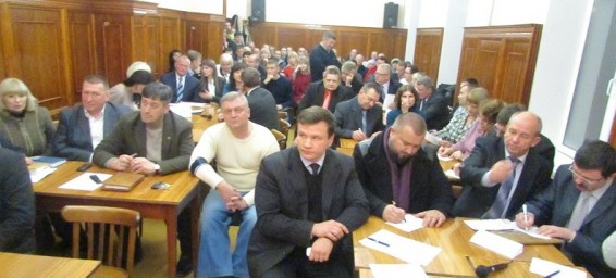В Северодонецке депутаты уволили заместителей мэра. Уволенные – не признают