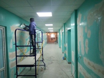 Завершують ремонт медзакладу в Станиці Луганській