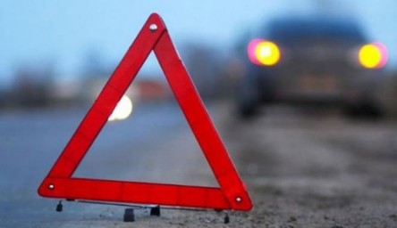 В Лисичанске грузовик протаранил маршрутку на аварийном участке дороги: 10 пострадавших