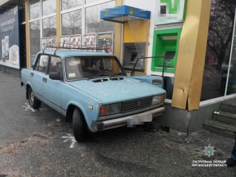 В Северодонецке автомобиль протаранил магазин