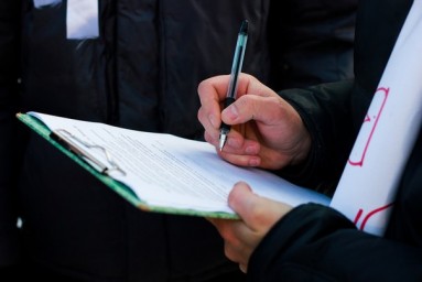 В Северодонецке начинают собирать подписи избирателей для отзыва мэра
