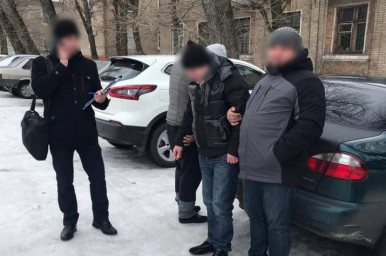 На Луганщине налоговик требовал взятку от бизнесмена