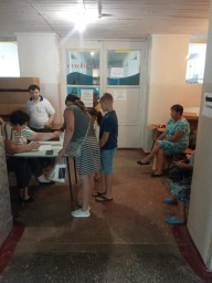 Переселенці з Луганщини на Дніпропетровщині і Донеччині за два дні отримали понад 700 продуктових наборів